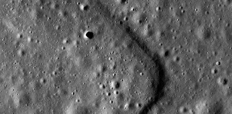 qm-lroc-1540099157713.png (VIS- file used in the App to identify the lava tubes)