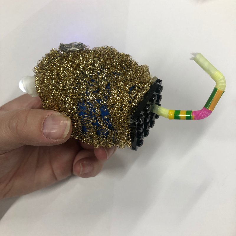 Several things started happening to the model: the physics team gave us specific measurements that the legs had to adhere to, so that they would work in our modelling. Jo also put pipe-cleaners through to show the potential angles of activity