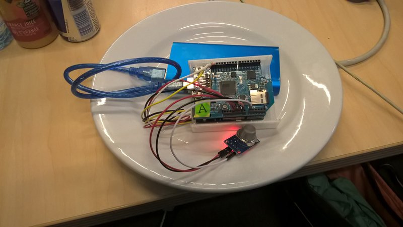 Prototype IOT data collection station: Arduino Uno+WIFI shield+sensors+power source